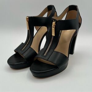 MICHAEL KORS BERKLEY LEATHER HEELED SANDALS GOLD HARDWARE
MSRP $125